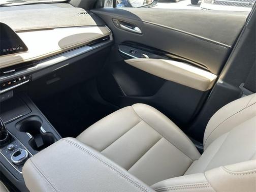 2024 Cadillac XT4 Luxury