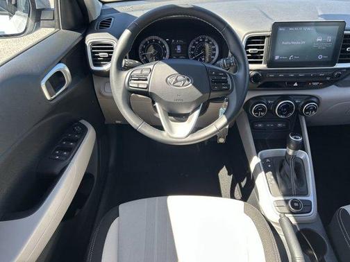 2022 Hyundai VENUE SEL