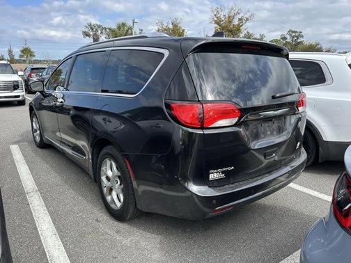 2017 Chrysler Pacifica Touring-L Plus