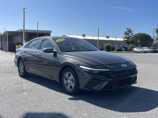 Amazon Gray 2024 Hyundai ELANTRA SE