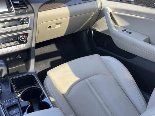 2019 Hyundai SONATA Hybrid Limited