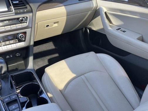 2019 Hyundai SONATA Hybrid Limited