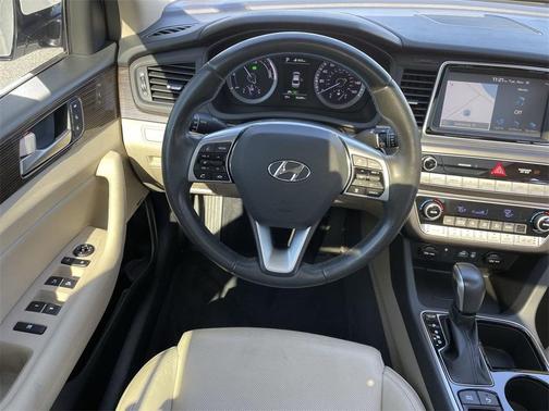 2019 Hyundai SONATA Hybrid Limited