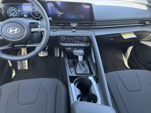2025 Hyundai ELANTRA HEV SEL Sport