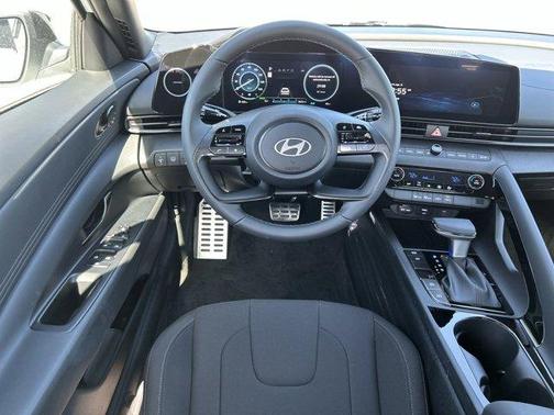 2025 Hyundai ELANTRA HEV SEL Sport