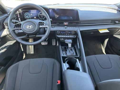 2025 Hyundai ELANTRA HEV SEL Sport