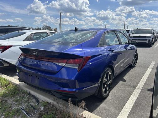 2023 Hyundai ELANTRA SEL