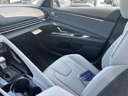 2025 Hyundai ELANTRA HEV Limited