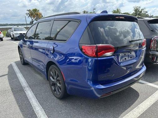 2020 Chrysler Pacifica Touring-L