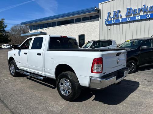 2020 RAM 3500 Tradesman Crew Cab 4x4 6'4' Box