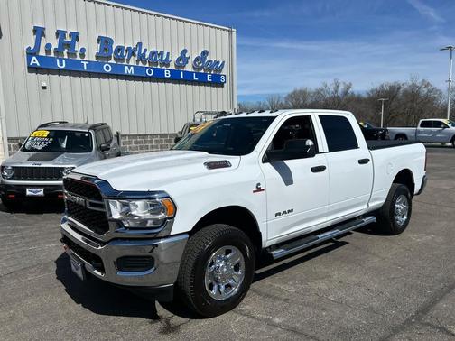2020 RAM 3500 Tradesman Crew Cab 4x4 6'4' Box