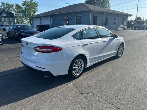 2020 Ford Fusion SE