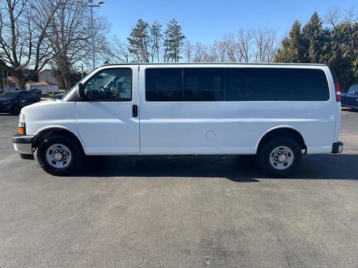 2017 Chevrolet Express 3500 LT