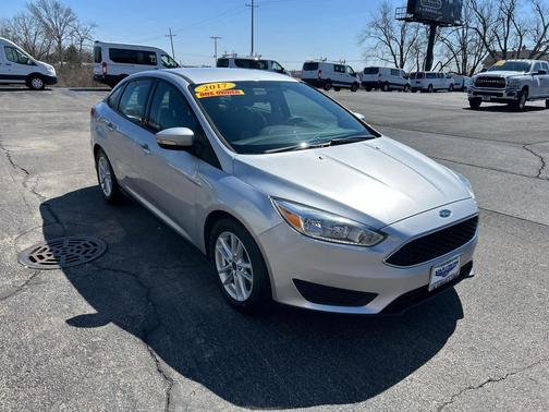 Ingot Silver Metallic 2017 Ford Focus SE