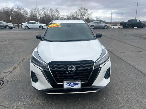 2024 Nissan Kicks SR