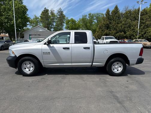 Bright Silver Metallic Clearcoat 2017 RAM 1500 Tradesman