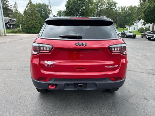 Redline Pearlcoat 2017 Jeep New Compass Trailhawk