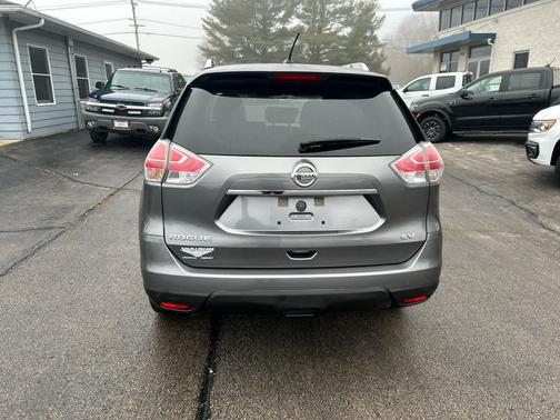 2016 Nissan Rogue SV