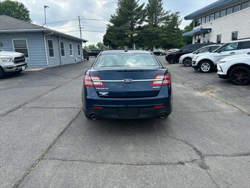 2016 Ford Taurus SE