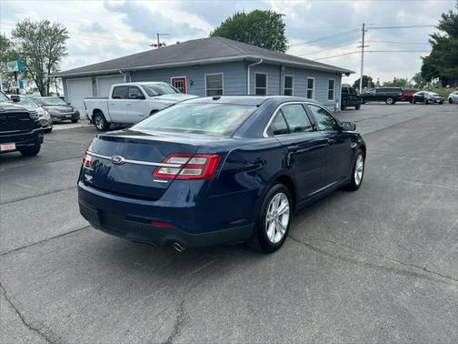 2016 Ford Taurus SE