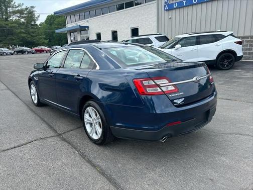 2016 Ford Taurus SE