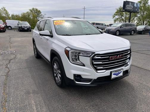 Summit White 2023 GMC Terrain SLT