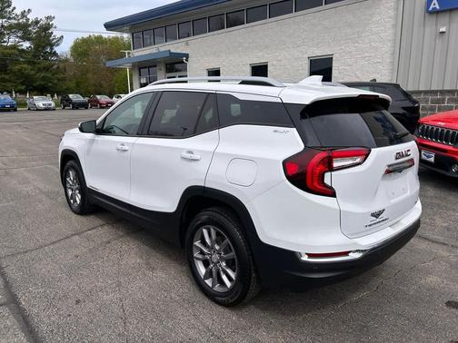 Summit White 2023 GMC Terrain SLT