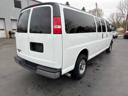 2017 Chevrolet Express 3500 LT
