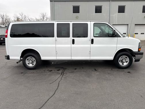 2017 Chevrolet Express 3500 LT