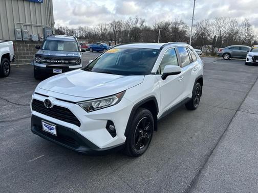 2021 Toyota RAV4 XLE