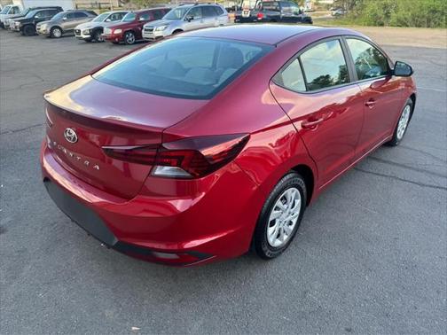2019 Hyundai ELANTRA SE
