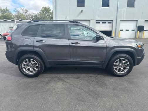 2022 Jeep Cherokee Trailhawk