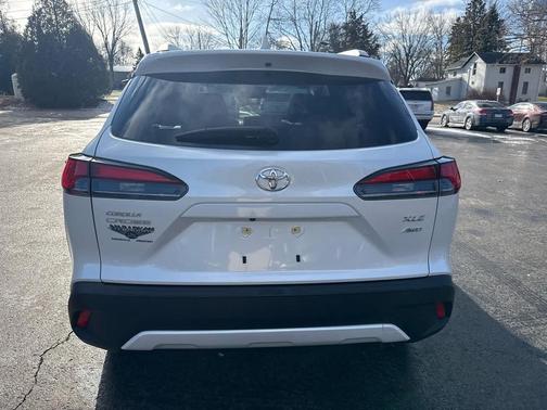 2023 Toyota Corolla Cross XLE