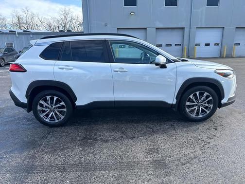 2023 Toyota Corolla Cross XLE