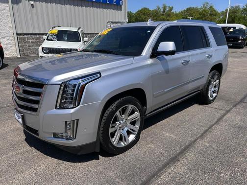 Radiant Silver Metallic 2019 Cadillac Escalade Premium Luxury