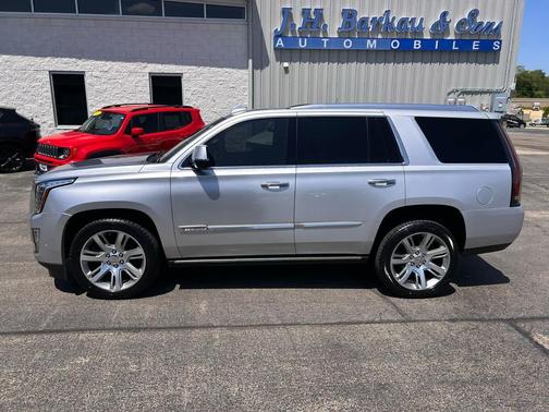 Radiant Silver Metallic 2019 Cadillac Escalade Premium Luxury