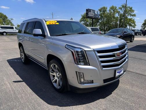 Radiant Silver Metallic 2019 Cadillac Escalade Premium Luxury