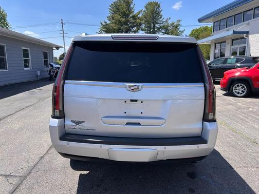 Radiant Silver Metallic 2019 Cadillac Escalade Premium Luxury