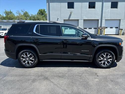 2023 GMC Acadia AWD SLT