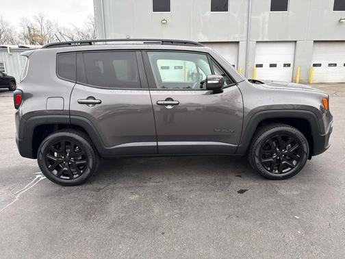 2017 Jeep Renegade Altitude