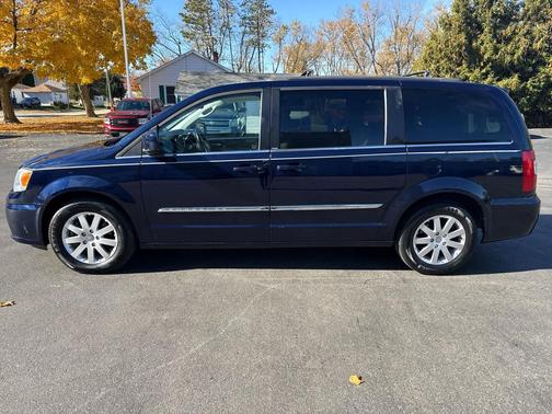 2013 Chrysler Town & Country Touring