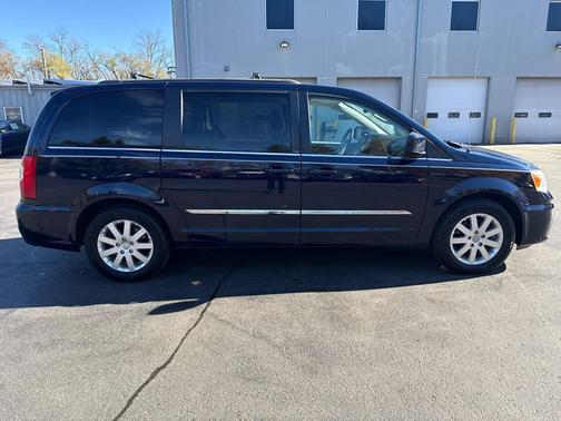 2013 Chrysler Town & Country Touring