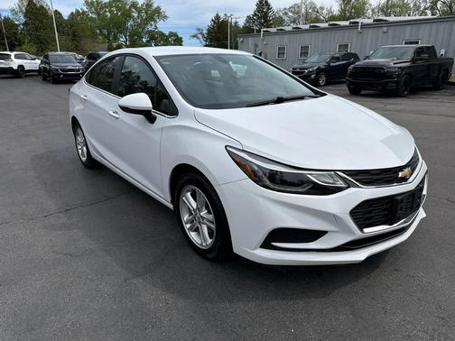 Summit White 2017 Chevrolet Cruze LT