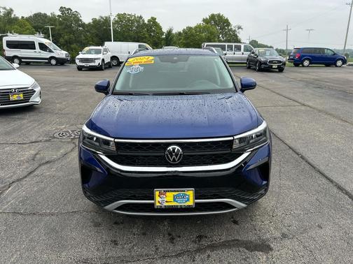 Dusk Blue Metallic 2024 Volkswagen Taos 1.5T SE