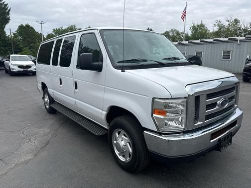 Oxford White 2012 Ford E350 Super Duty XLT
