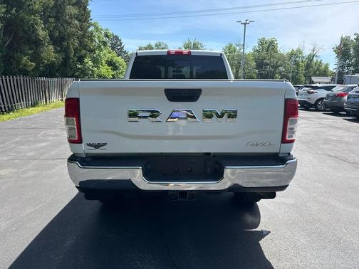 Bright White Clearcoat 2021 RAM 2500 Tradesman Crew Cab 4x4 6'4' Box