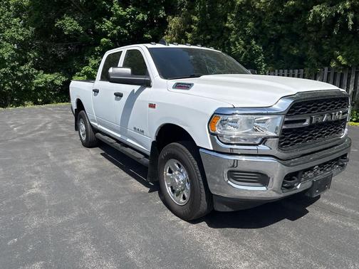 Bright White Clearcoat 2021 RAM 2500 Tradesman Crew Cab 4x4 6'4' Box