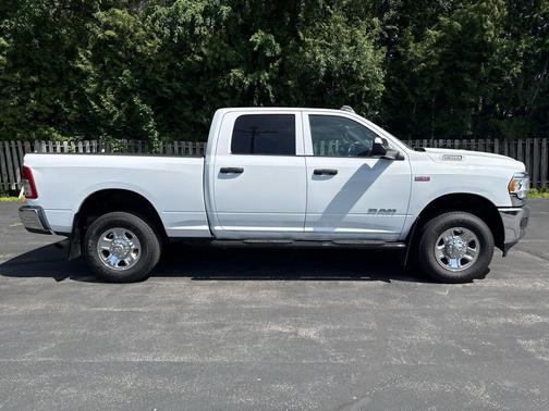 Bright White Clearcoat 2021 RAM 2500 Tradesman Crew Cab 4x4 6'4' Box