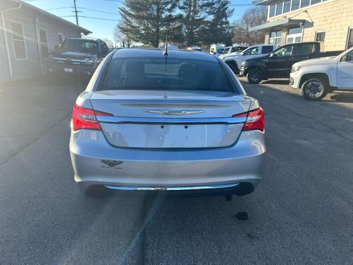 2013 Chrysler 200 Touring