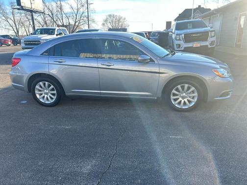 2013 Chrysler 200 Touring